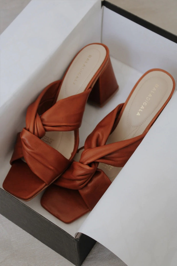 KNOT MAROON